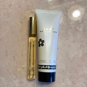 Marc Jacobs Daisy roller ball and lotion set